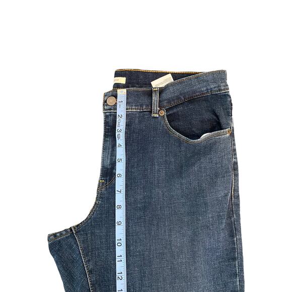 Levi's Women's Dark Wash Basic Stretch Mid-Rise Classic Bootcut Jeans Size 12 - Picture 8 of 10